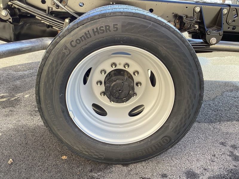 New 2026 Ford F550 4x4 Crew Cab Super Duty image 9