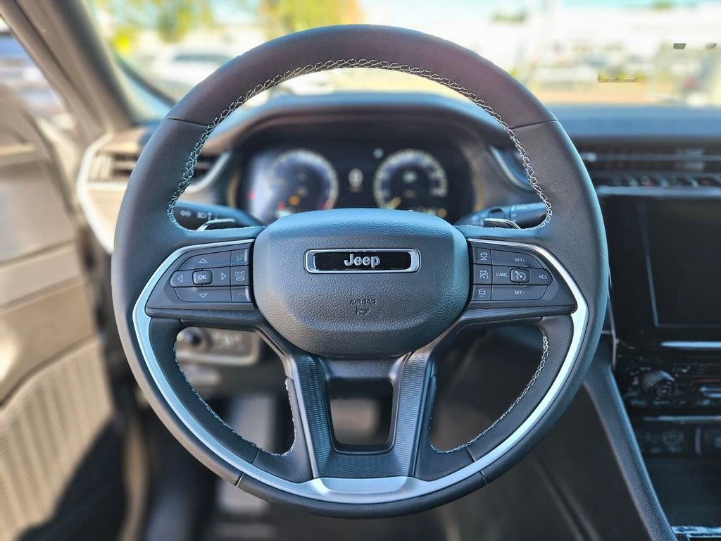 New 2025 Jeep Grand Cherokee Altitude image 25