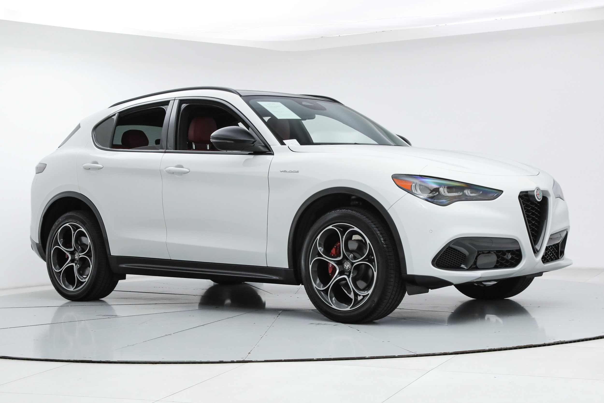 New 2025 Alfa Romeo Stelvio Sprint w/ Veloce Package AWD/4WD image 7