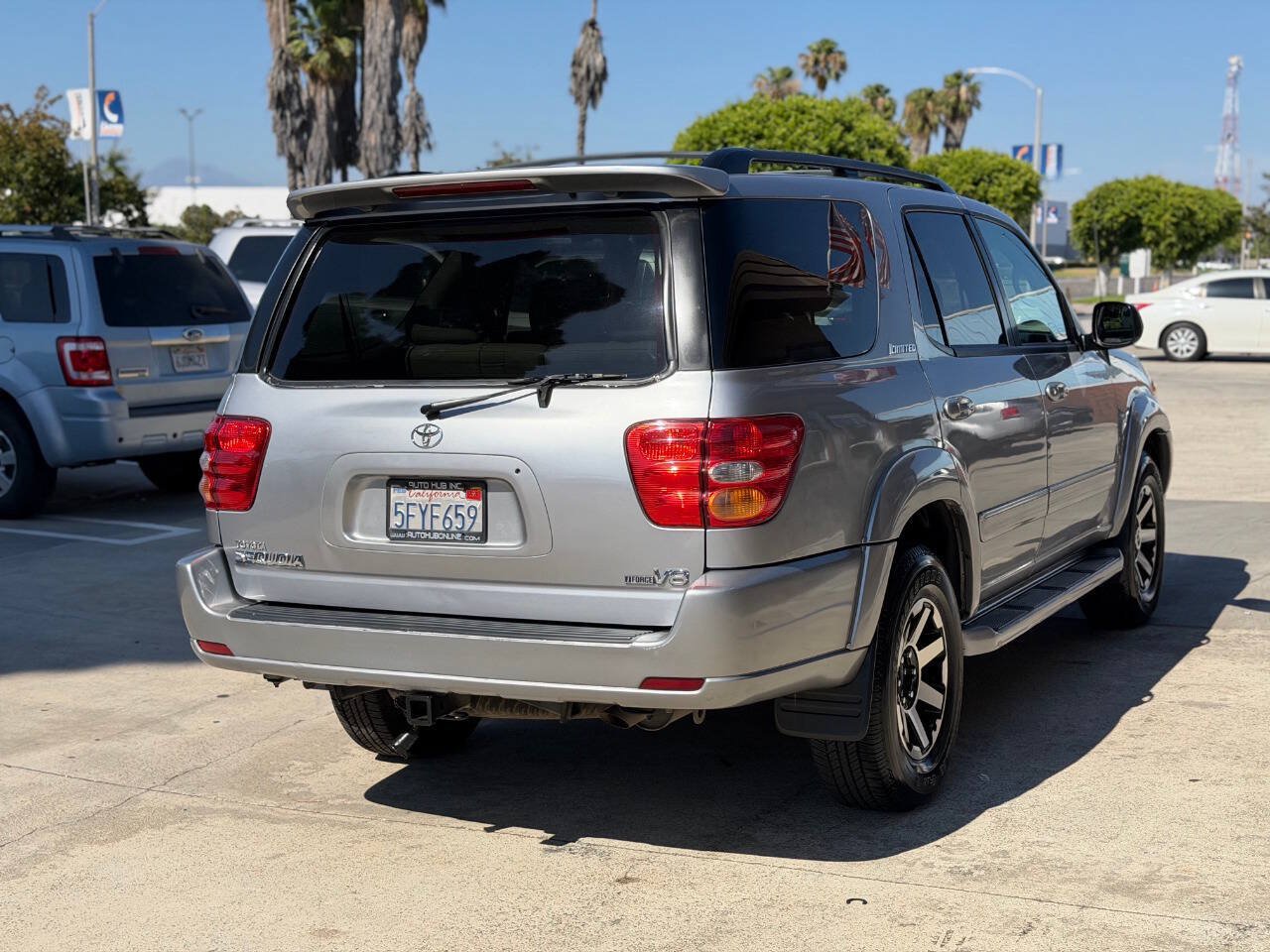 Used 2004 Toyota Sequoia Limited RWD image 10