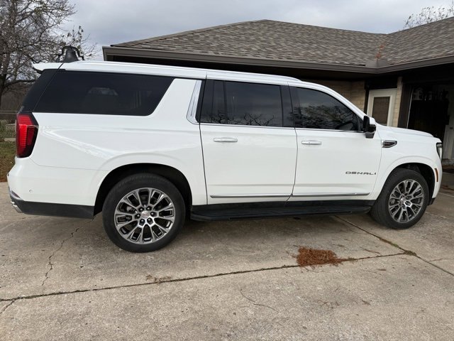 Used 2025 GMC Yukon XL Denali image 6