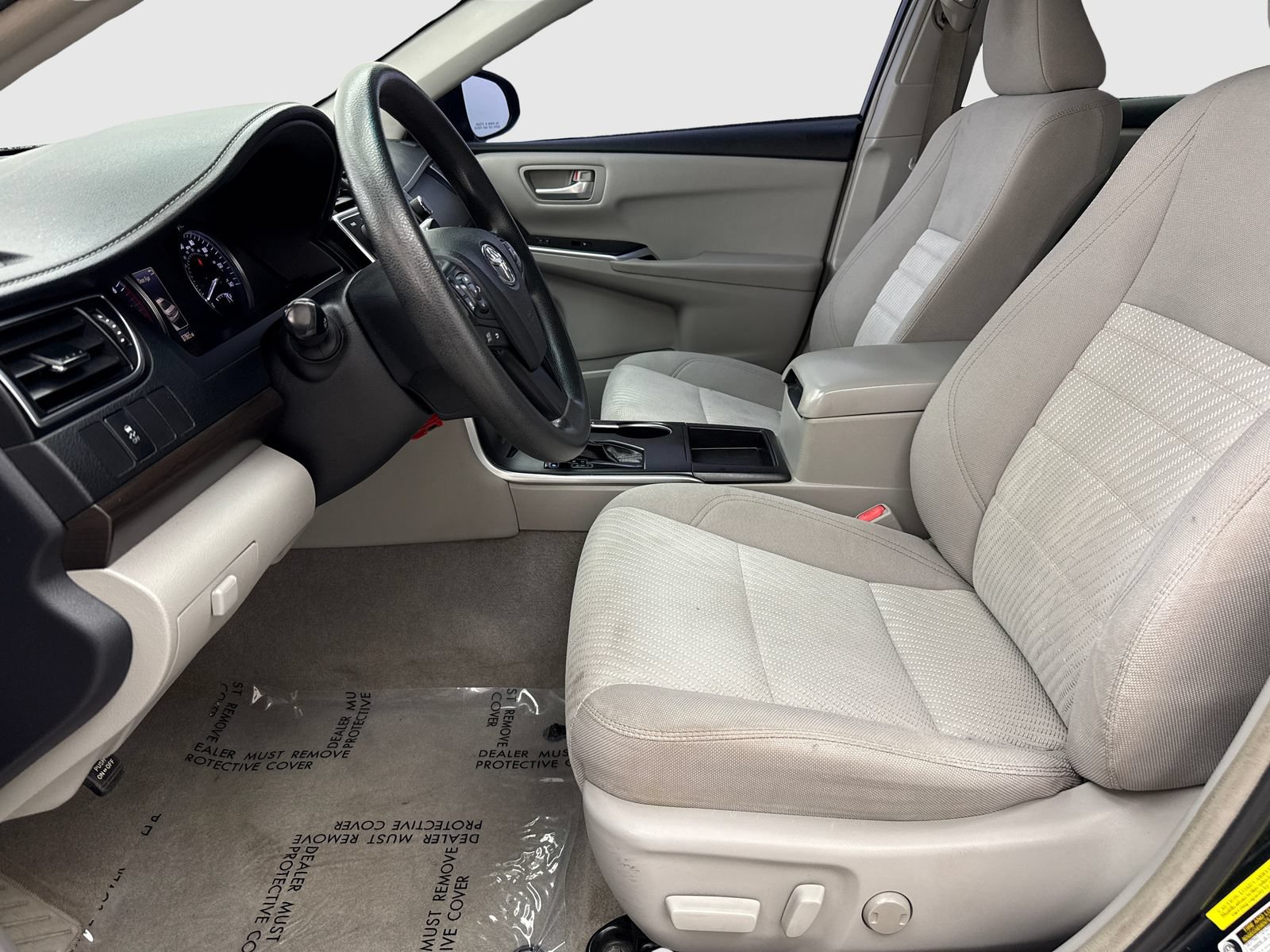 Used 2017 Toyota Camry LE FWD image 17