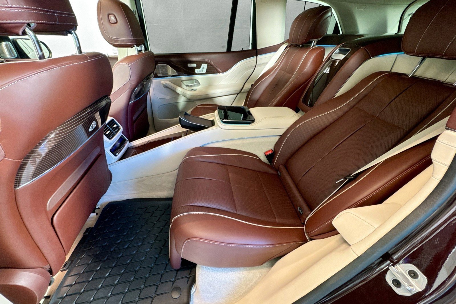 Used 2023 Mercedes-Benz Maybach GLS 600 4MATIC image 23