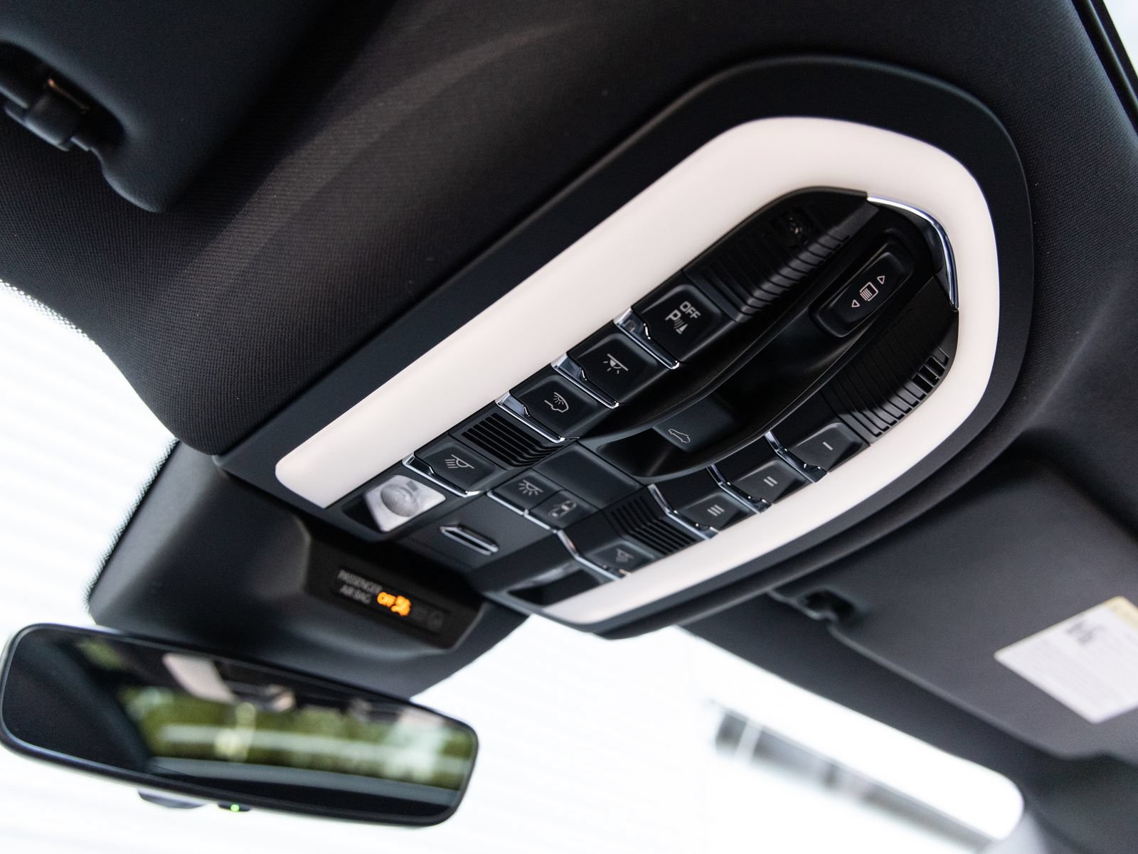 New 2026 Porsche Macan AWD/4WD image 20