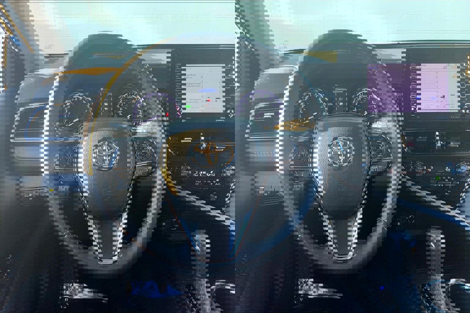 Used 2023 Toyota Camry SE image 6