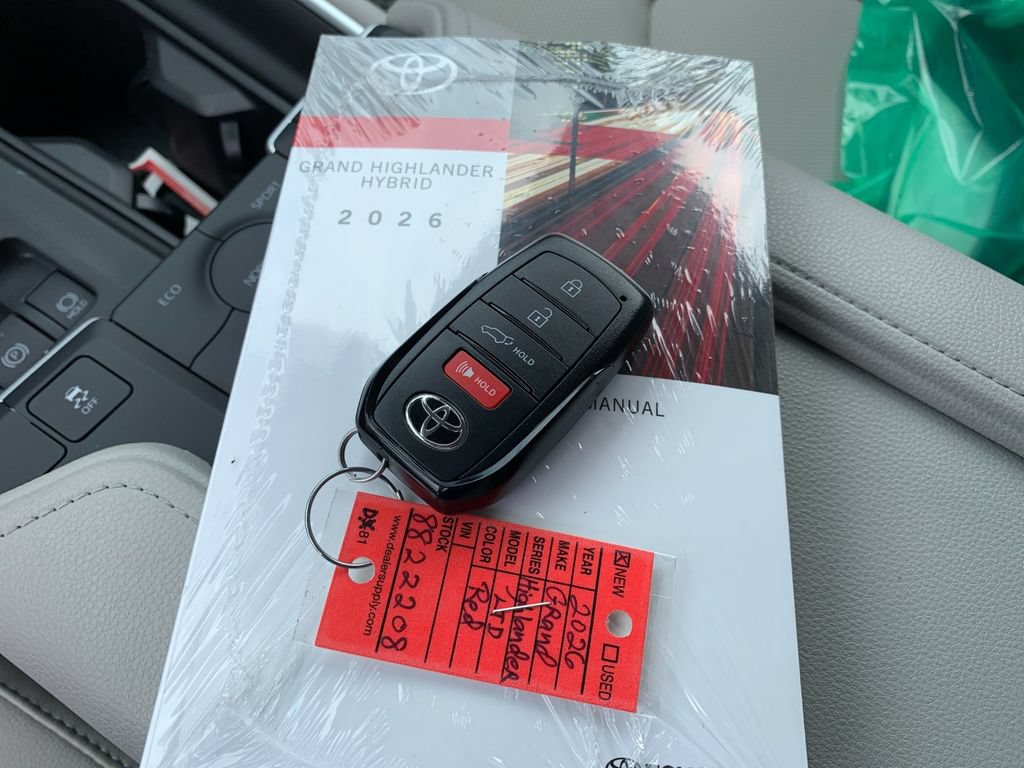 Used 2026 Toyota Grand Highlander AWD Hybrid image 9