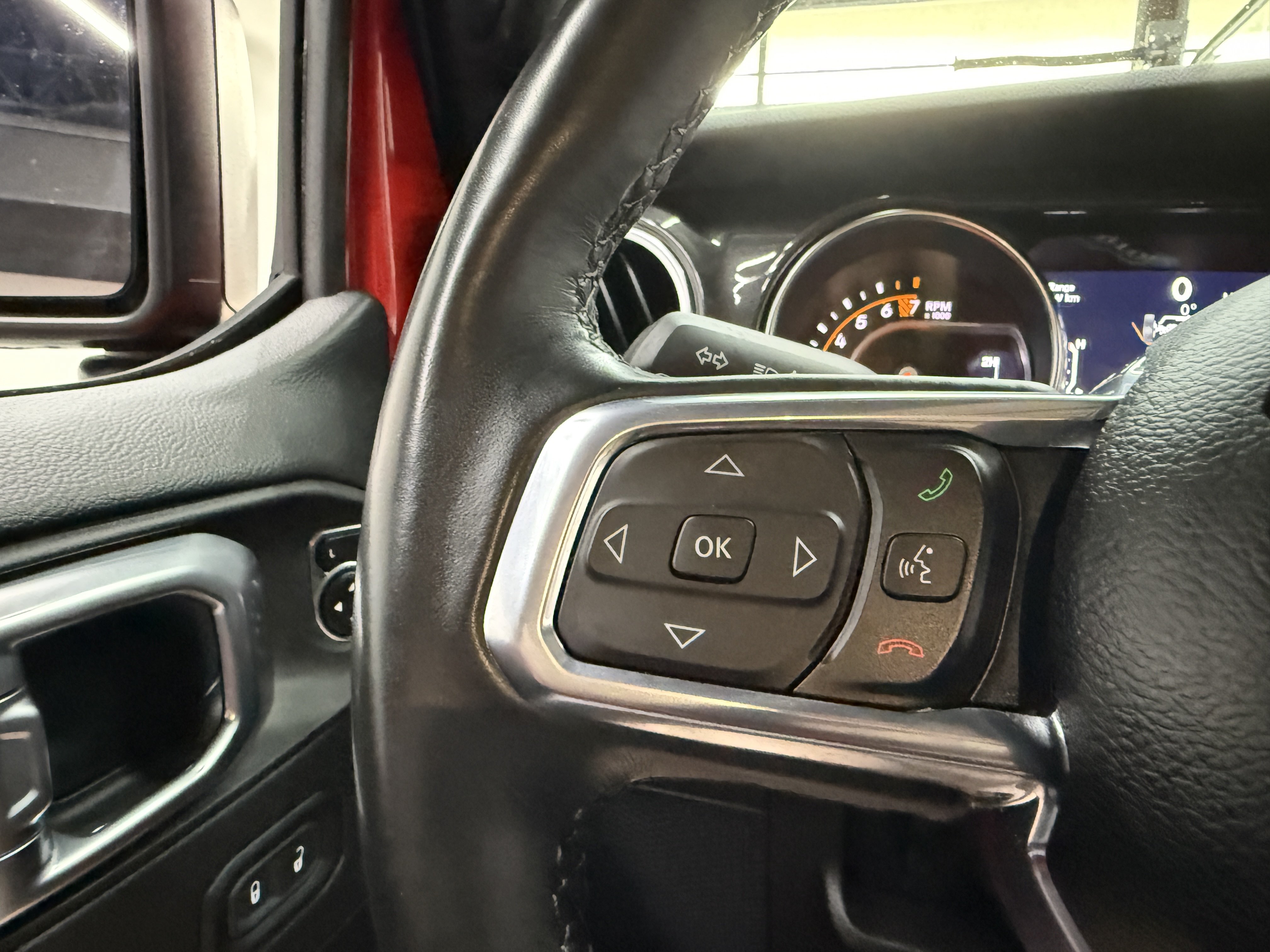 Used 2022 Jeep Wrangler Unlimited Sahara w/ Altitude AWD/4WD image 13