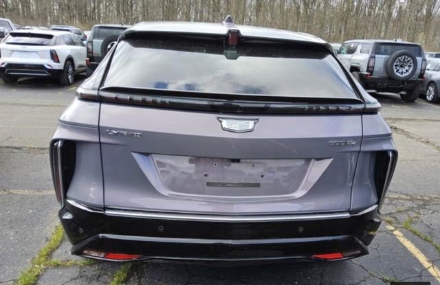 Certified 2025 Cadillac Lyriq Luxury w/ LPO, Floor Liner Package AWD/4WD image 2