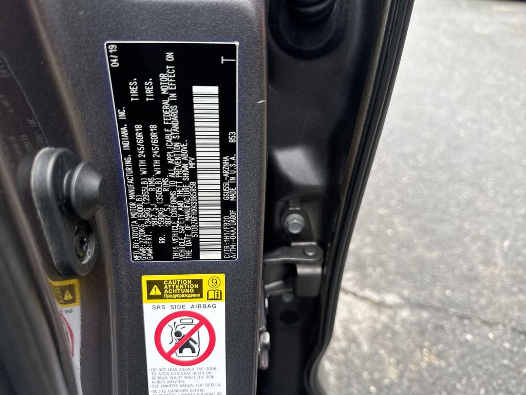 Used 2019 Toyota Highlander LE image 25