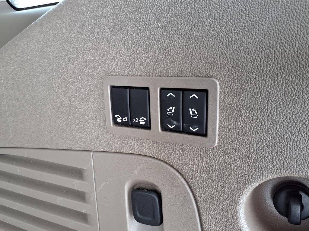 Used 2018 Chevrolet Tahoe LT image 39