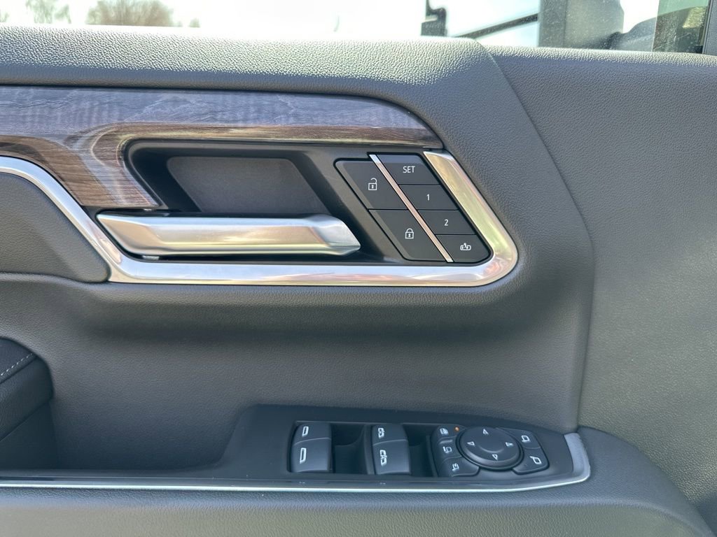 Used 2024 Chevrolet Silverado 2500 LTZ w/ LTZ Plus Package image 15