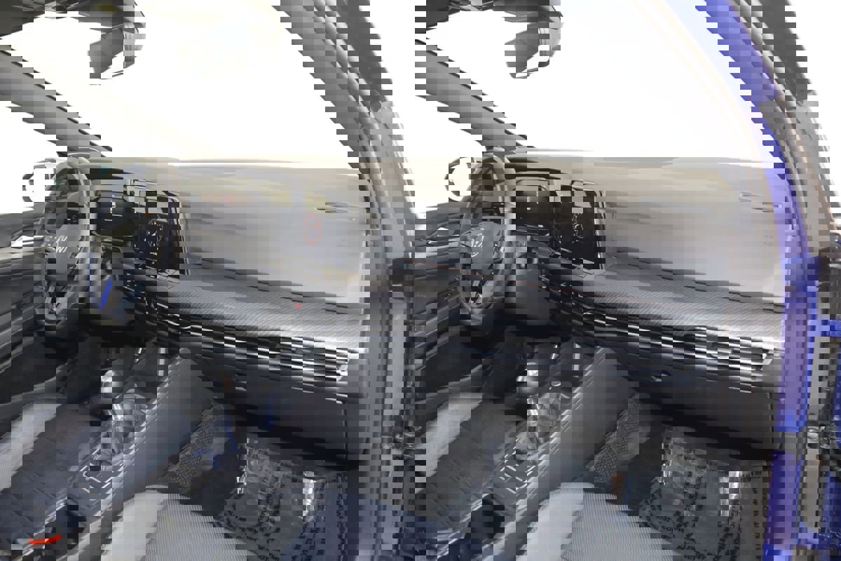 Used 2024 Volkswagen Golf R image 47