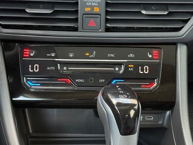 New 2025 Volkswagen Jetta SE FWD image 20