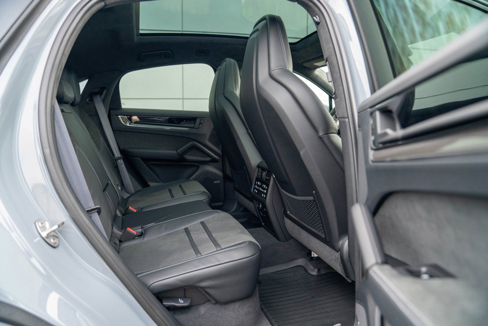 New 2026 Porsche Cayenne GTS image 25