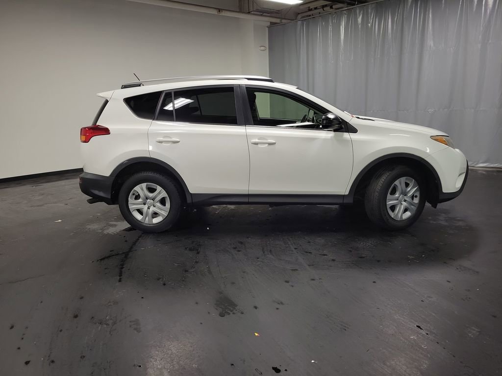 Used 2015 Toyota RAV4 LE image 9