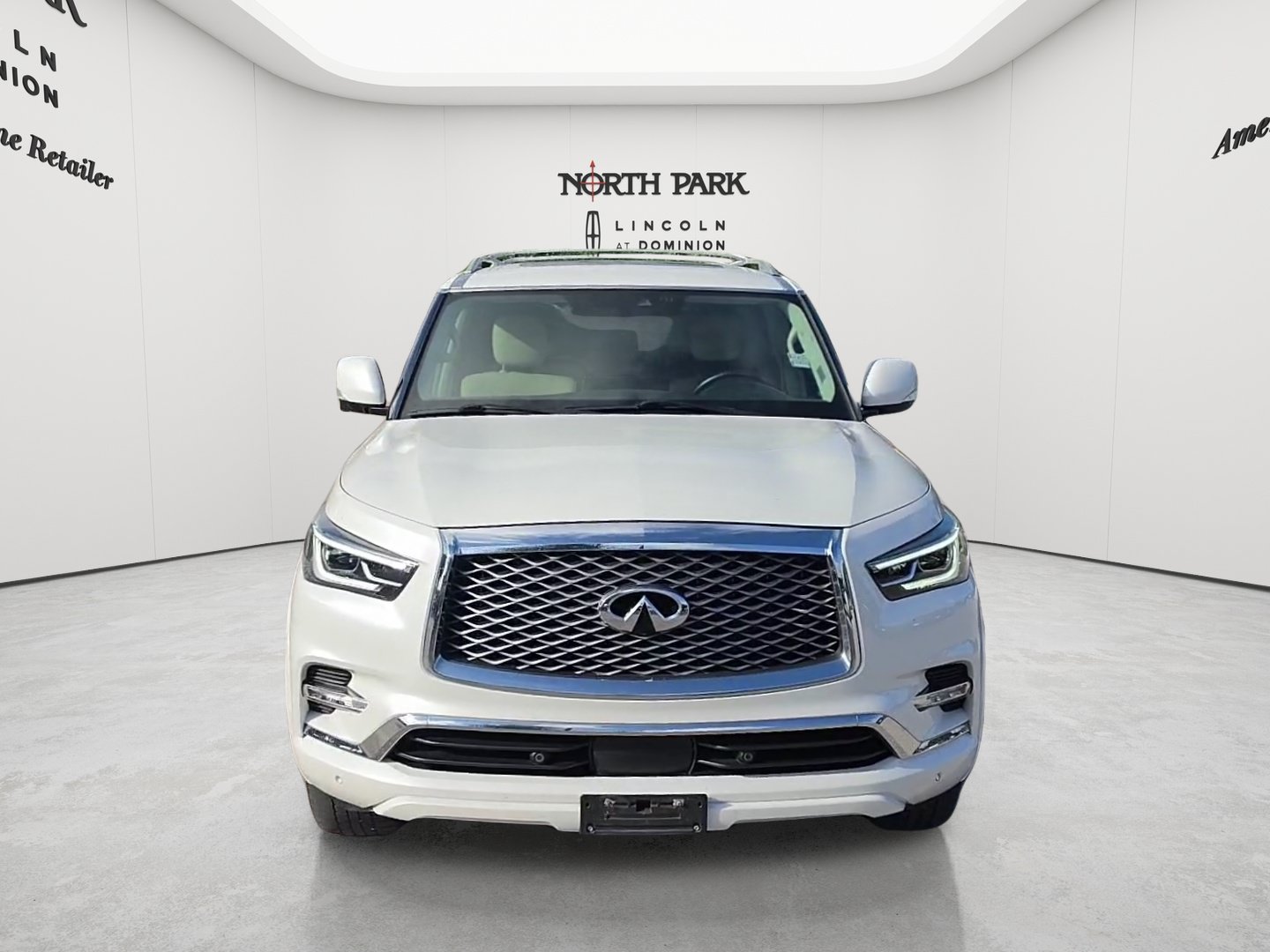 Used 2022 INFINITI QX80 Luxe w/ All-Season Package RWD image 2