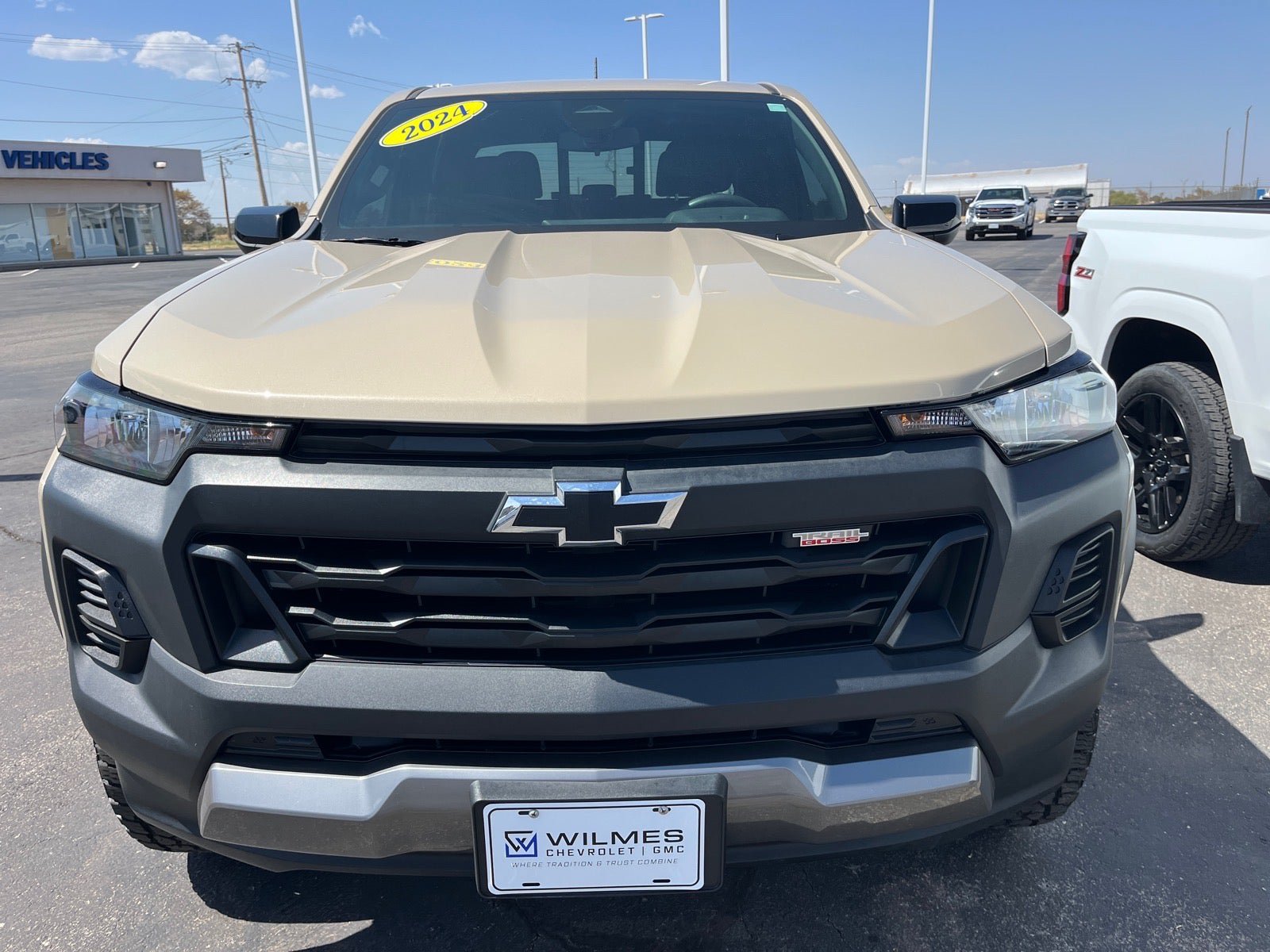 Used 2024 Chevrolet Colorado Trail Boss w/ Advanced Trailering Package AWD/4WD image 2