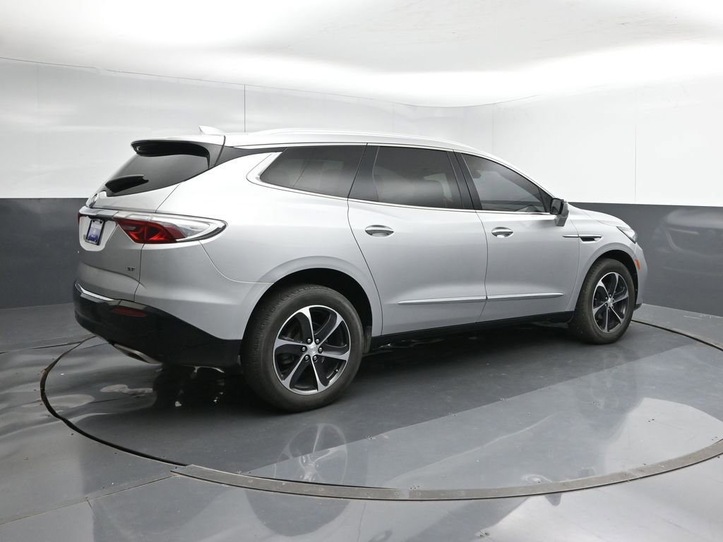 Used 2022 Buick Enclave Essence w/ Sport Touring Edition FWD image 5