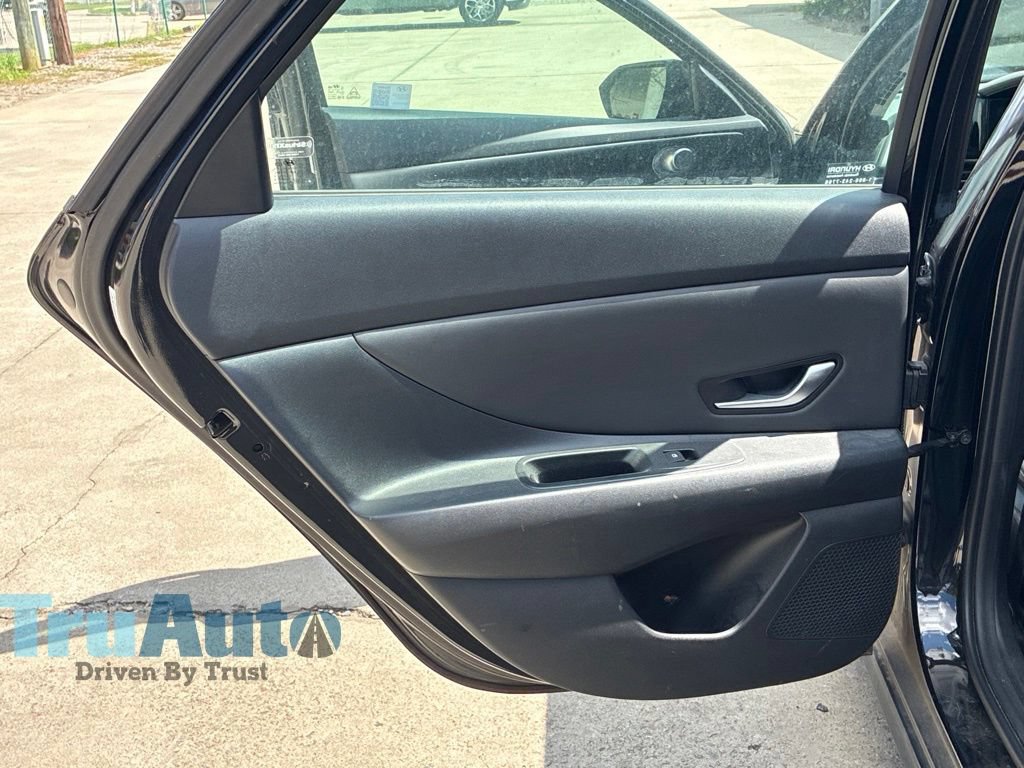 Used 2024 Hyundai Elantra Limited FWD image 37