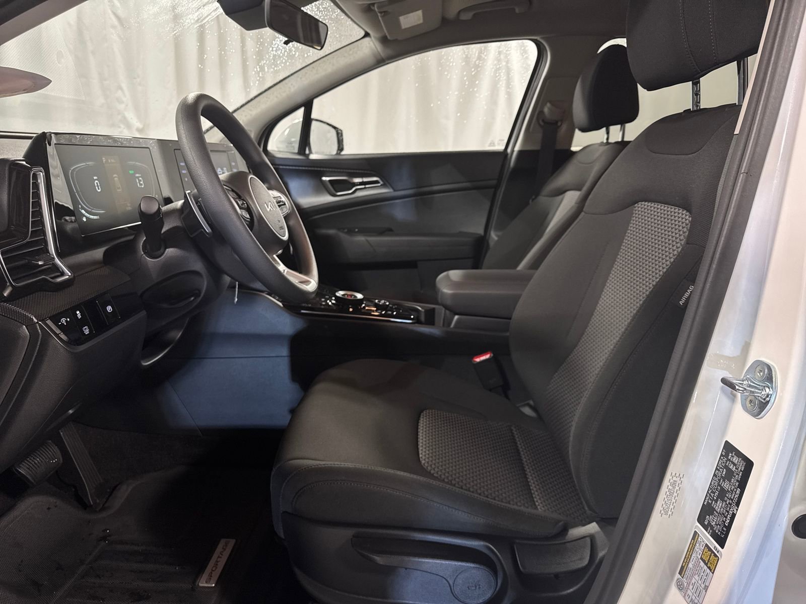 Certified 2025 Kia Sportage LX image 2
