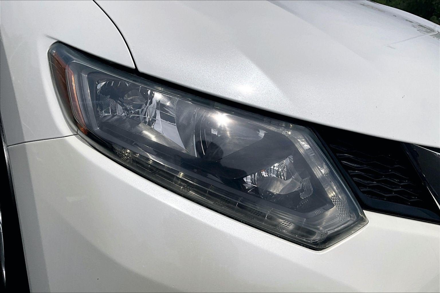 Used 2015 Nissan Rogue SV AWD/4WD image 26