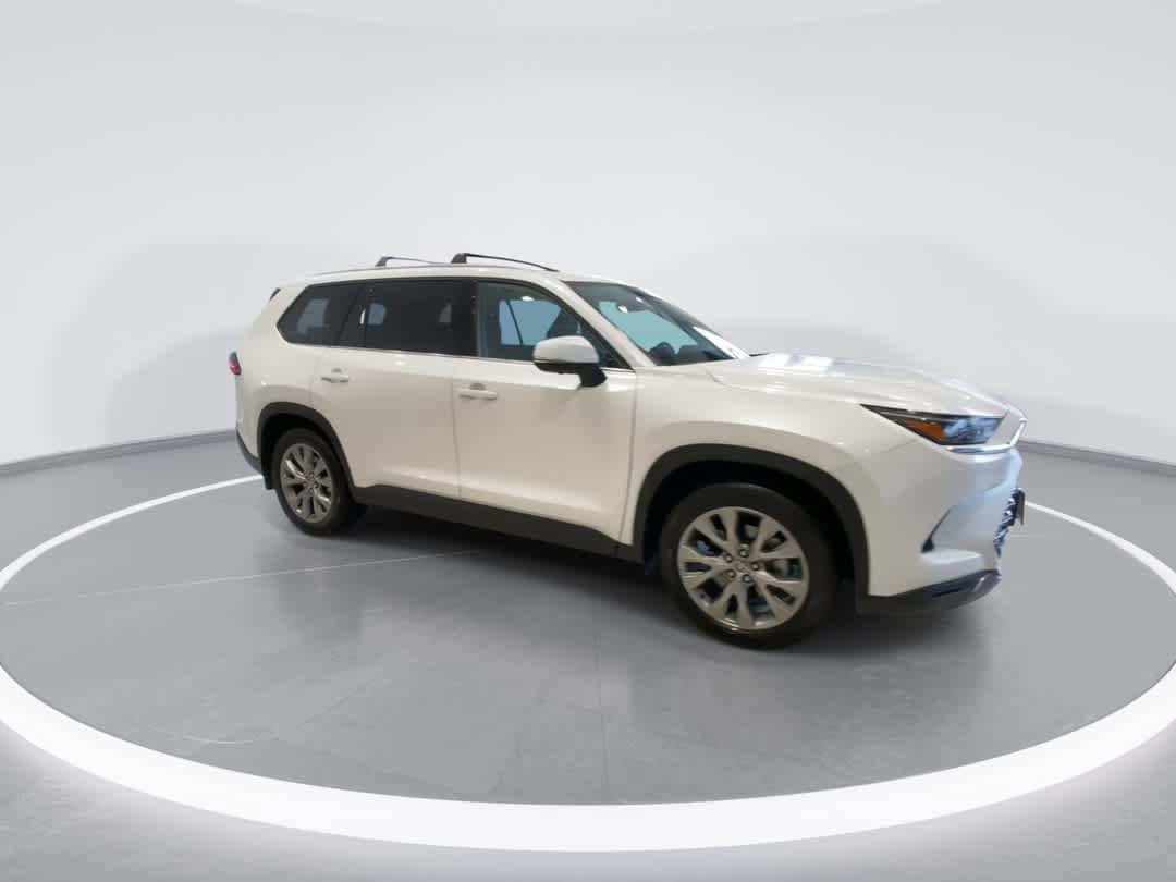 Certified 2024 Toyota Grand Highlander AWD image 2