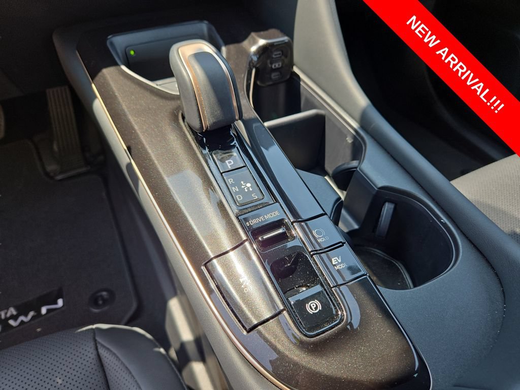 Used 2025 Toyota Crown Signia w/ Advanced Technology Package AWD/4WD image 24