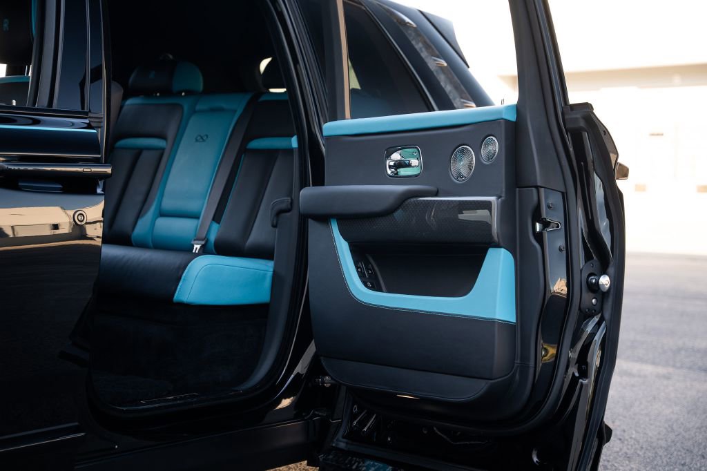 Used 2023 Rolls-Royce Cullinan Black Badge image 44