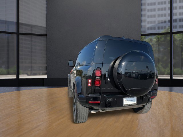 Used 2024 Land Rover Defender 90 X-Dynamic SE image 7