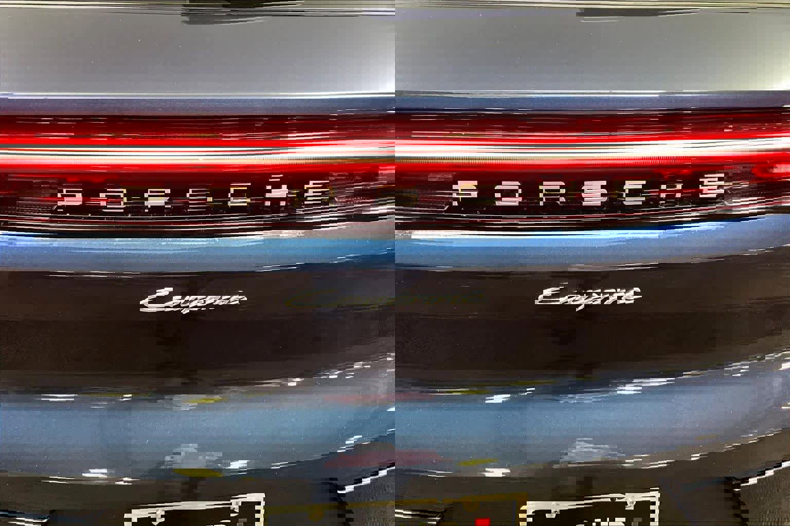 Used 2024 Porsche Cayenne image 32