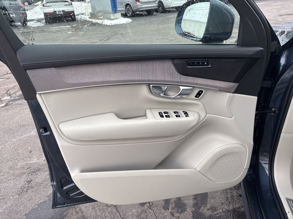 New 2026 Volvo XC90 B6 Ultra w/ Protection Package image 17