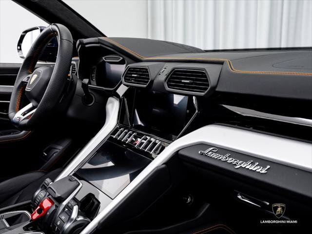 Used 2020 Lamborghini Urus AWD/4WD image 44