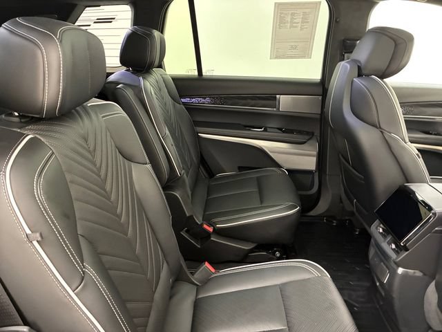 Used 2026 Cadillac Vistiq Platinum w/ LPO, Floor Liner Package AWD/4WD image 16