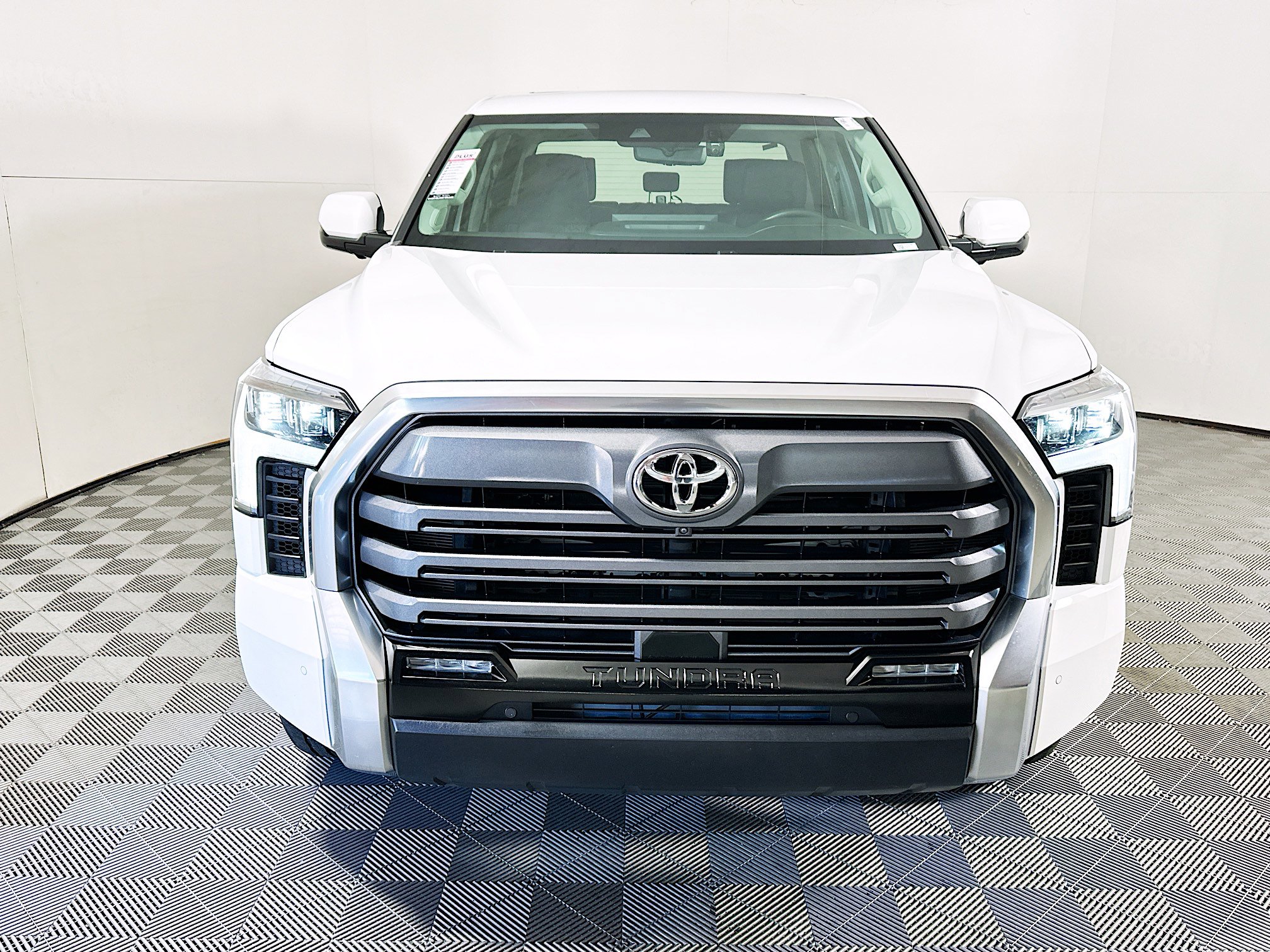 Used 2022 Toyota Tundra Limited image 8