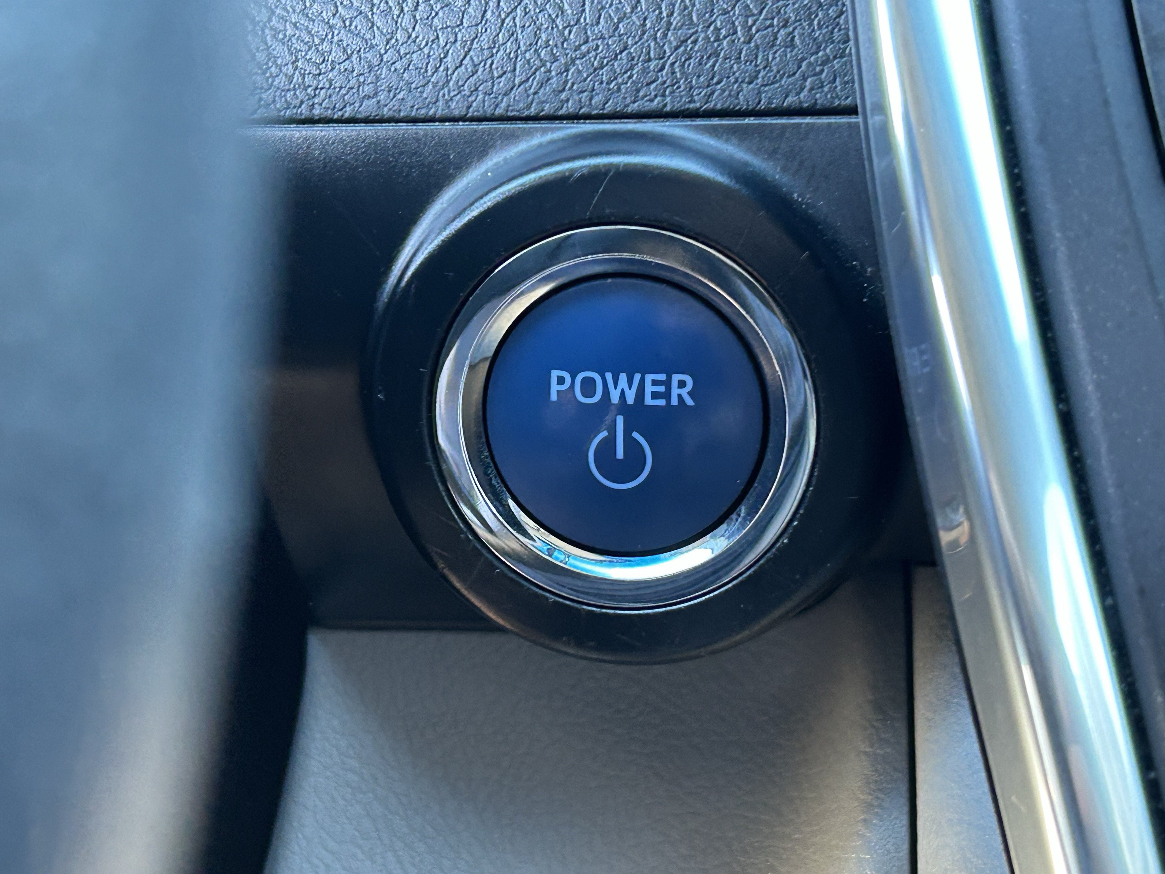 Used 2017 Toyota Camry LE FWD image 25