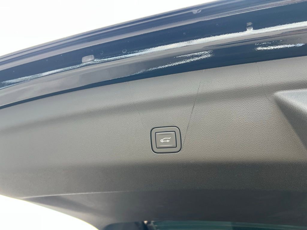 New 2026 Chevrolet Suburban Premier RWD image 20