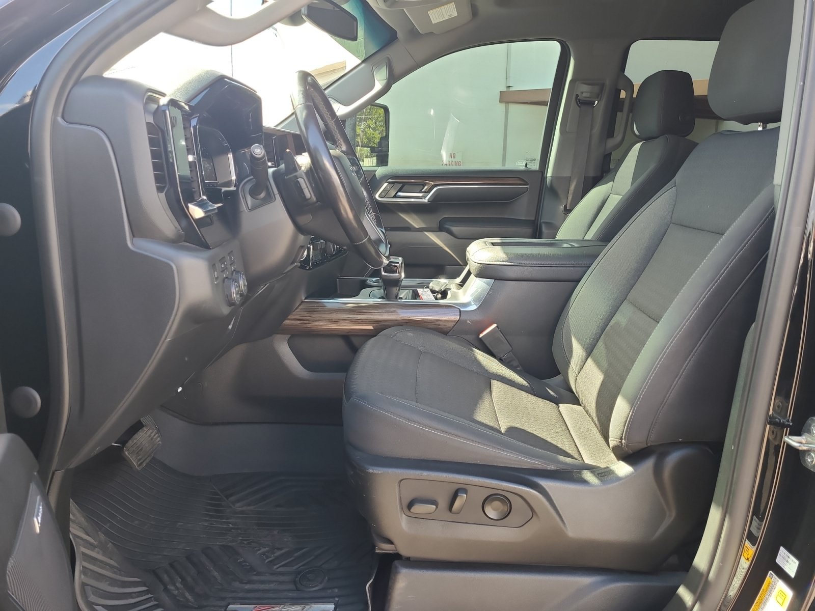 Used 2022 Chevrolet Silverado 1500 LT Trail Boss w/ Convenience Package II AWD/4WD image 12