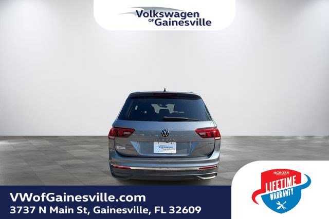 Certified 2024 Volkswagen Tiguan SE AWD/4WD image 5