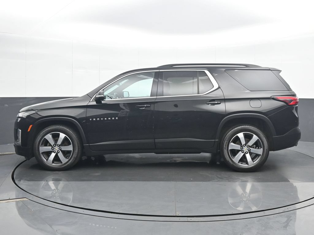 Used 2023 Chevrolet Traverse LT w/ LT Premium Package AWD/4WD image 3