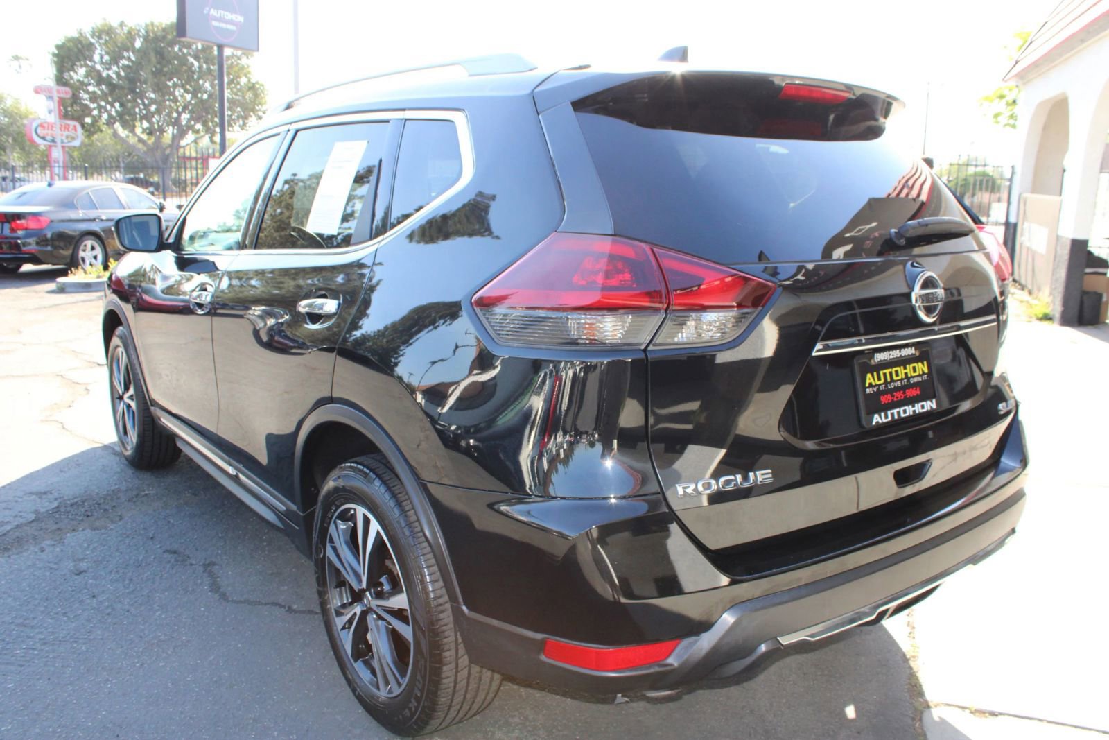 Used 2018 Nissan Rogue SL image 37