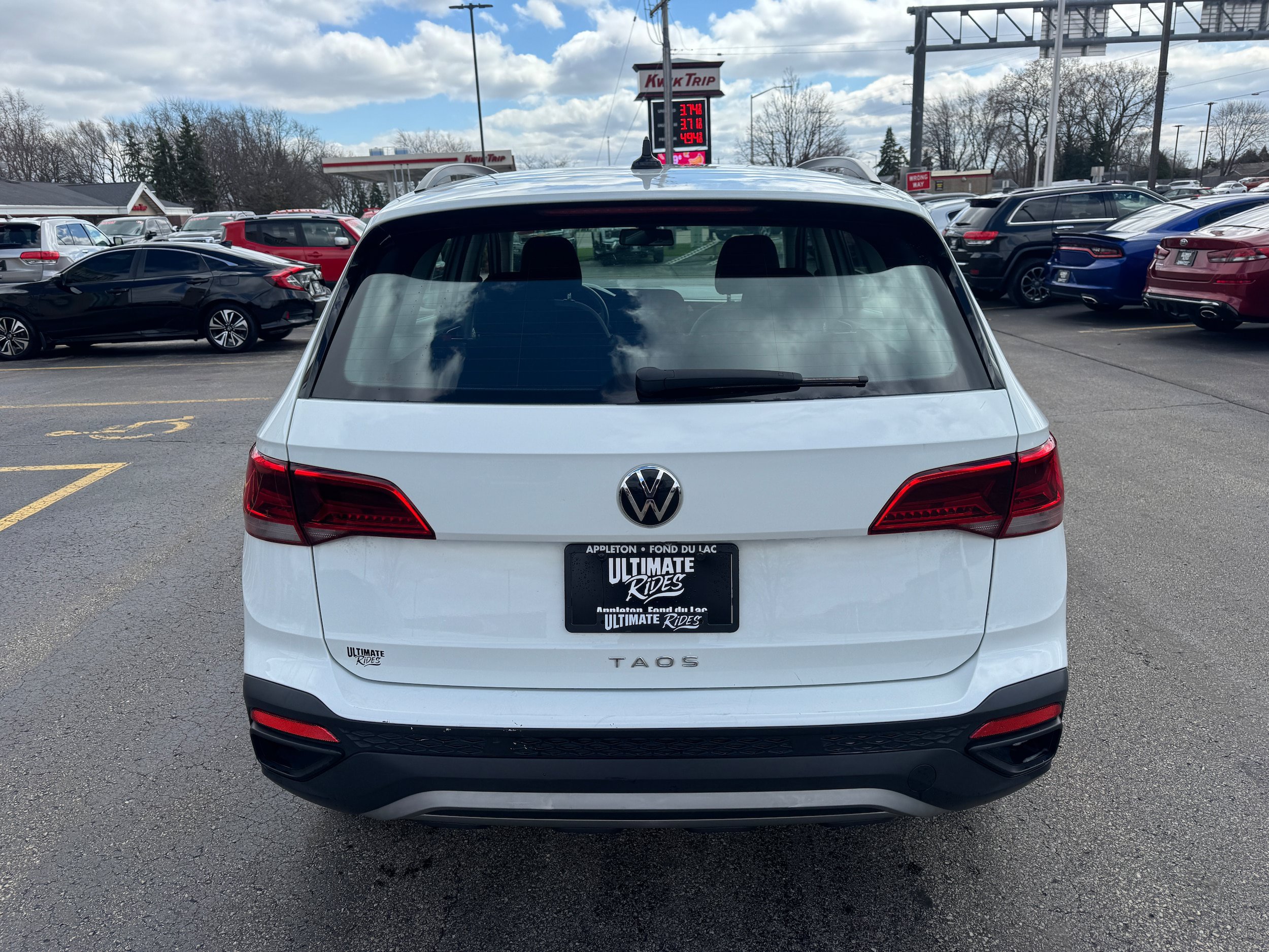 Used 2022 Volkswagen Taos S w/ IQ Drive S Package FWD image 4