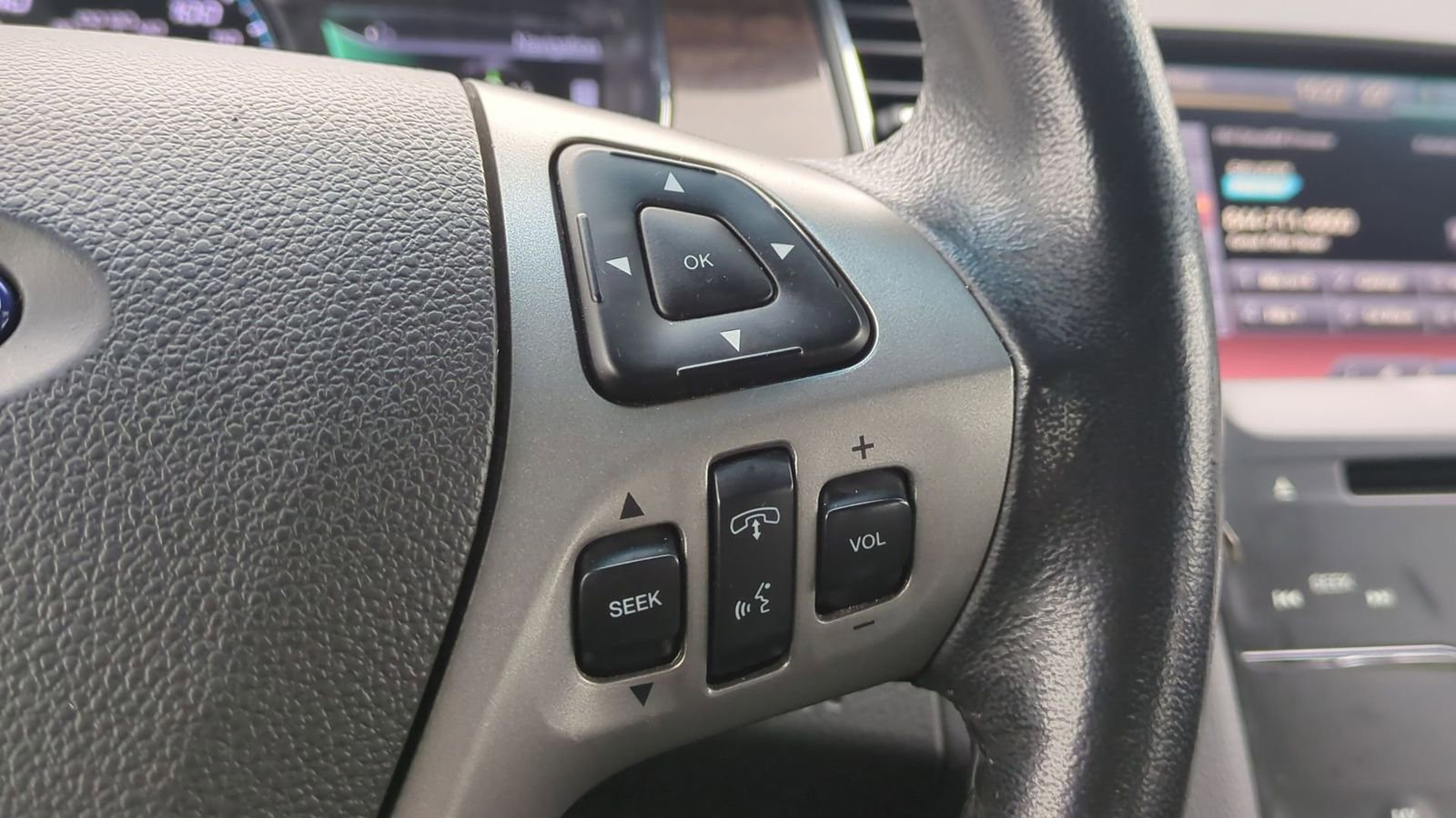 Used 2014 Ford Taurus Limited image 25