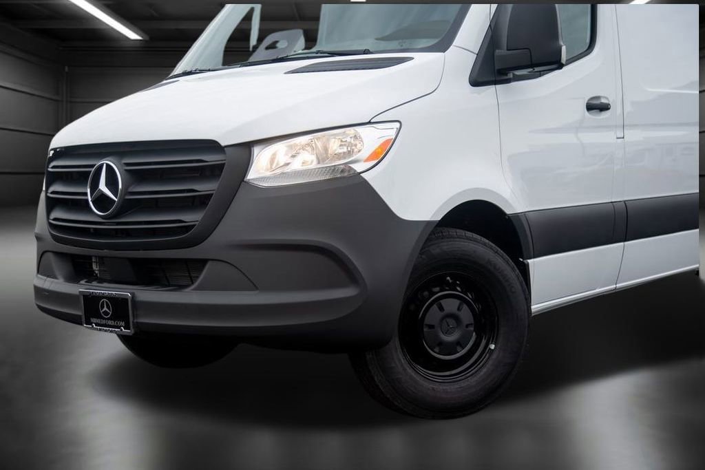Used 2025 Mercedes-Benz Sprinter 2500 image 14