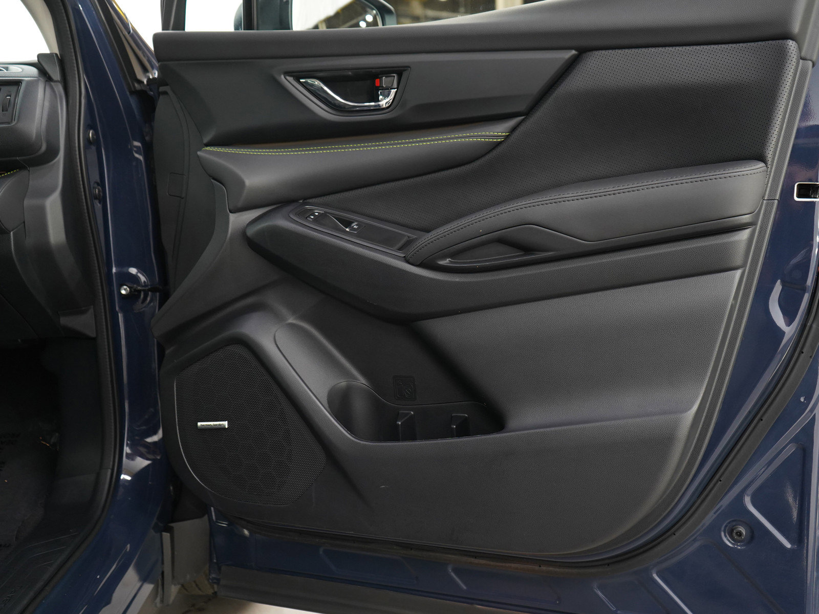 Used 2025 Subaru Ascent Bronze Edition image 9