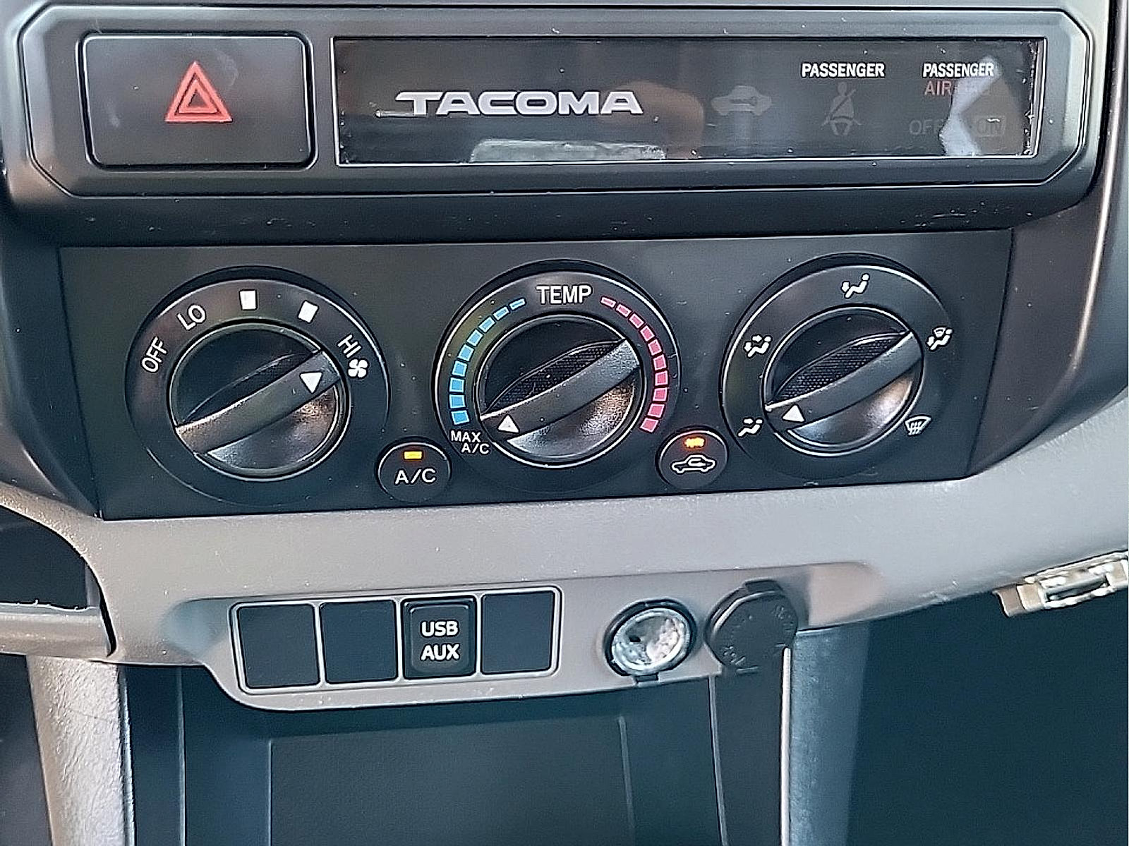 Used 2015 Toyota Tacoma 2WD Access Cab image 23