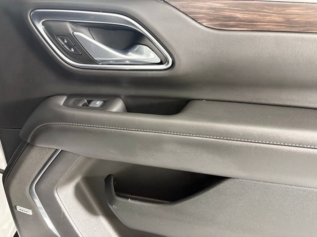 Used 2024 Chevrolet Suburban LT RWD image 19