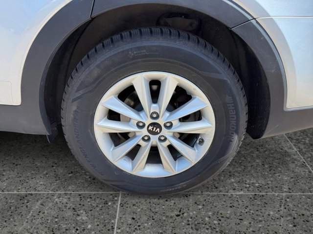Used 2020 Kia Sorento AWD V6 image 11