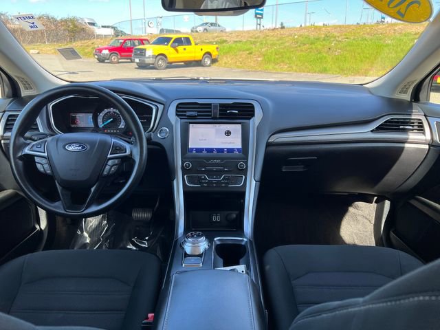 Used 2020 Ford Fusion SE image 13