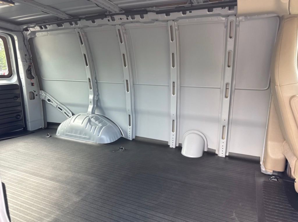 New 2025 Chevrolet Express 2500 Work Van w/ Driver Convenience Package image 10