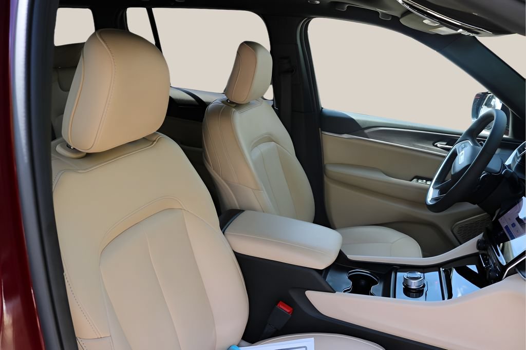 Used 2023 Jeep Grand Cherokee Limited RWD image 20